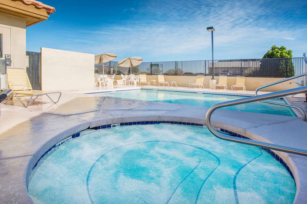 Days Inn by Wyndham Phoenix North - photo 12
