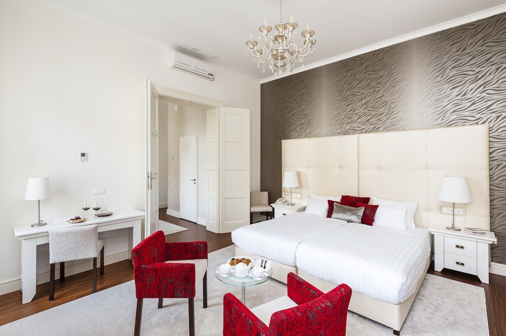 Adele Boutique Hotel — Pecs — photo 2