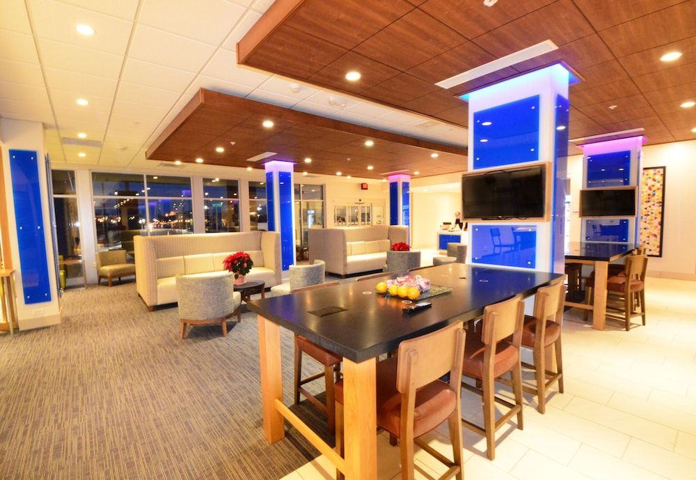 Holiday Inn Express & Suites Toledo South Perrysburg by IHG - photo 20