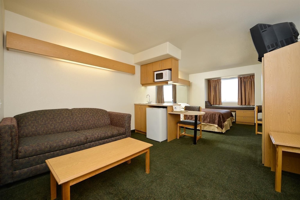 Americas Best Value Inn & Suites Ada - photo 10