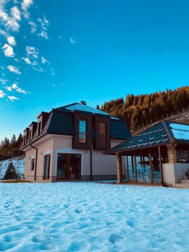 Luxury Villa Kadic — 4-Star Luxury Hotel in Sarajevo, Bosnia and Herzegovina