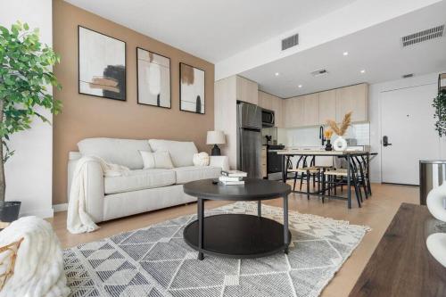 Stylish 1BR in Wynwood Pool Gym — 4-Star Luxury Hotel in Miami, United States