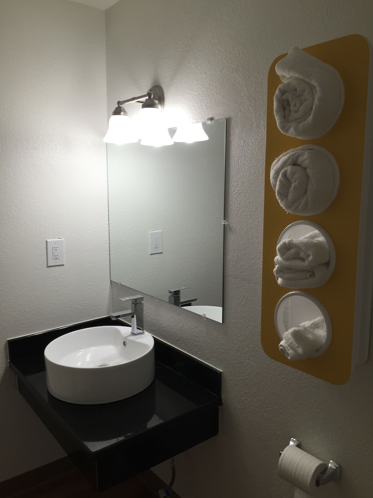 Motel6 Prairie Du Chien WI - photo 31