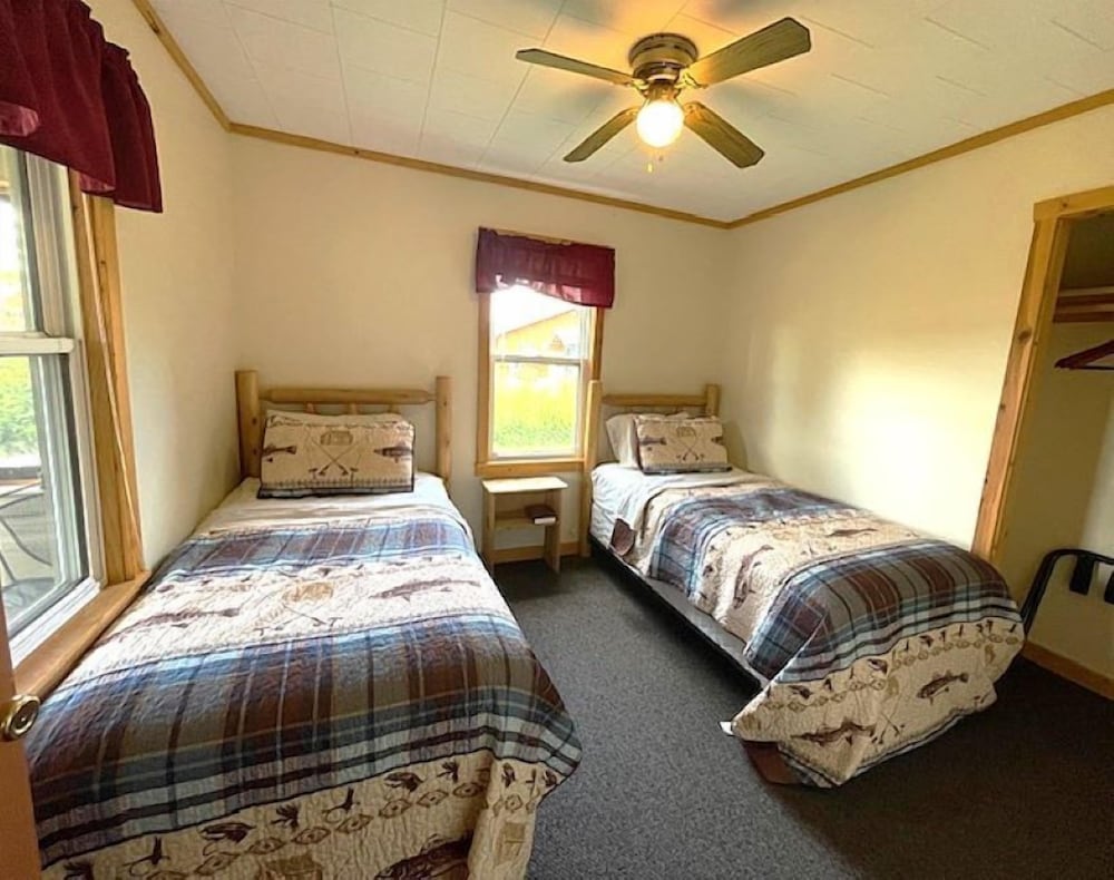 Lena's Northern Pines Resort - photo 38