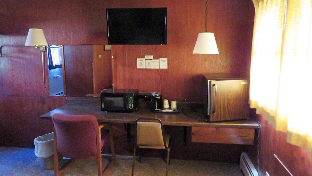 Indianhead Ironwood Motel - photo 7