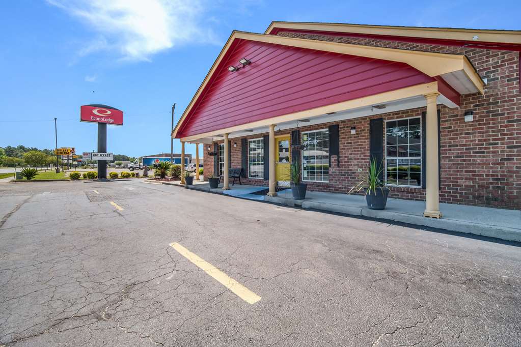 Econo Lodge Santee - carbon neutral hotel in Santee