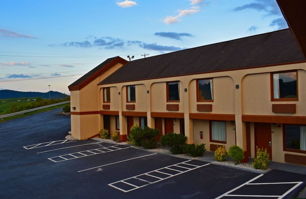 Super 8 by Wyndham Fort Chiswell Wytheville Area - photo 59