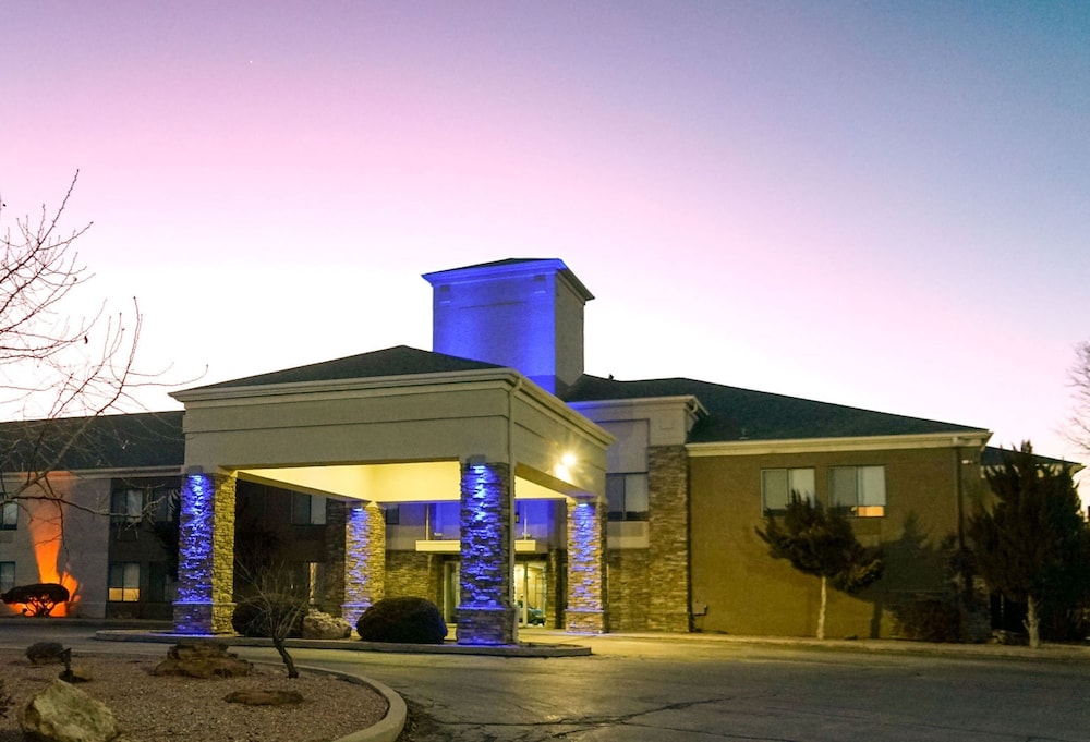 Holiday Inn Express La Junta by IHG - photo 33