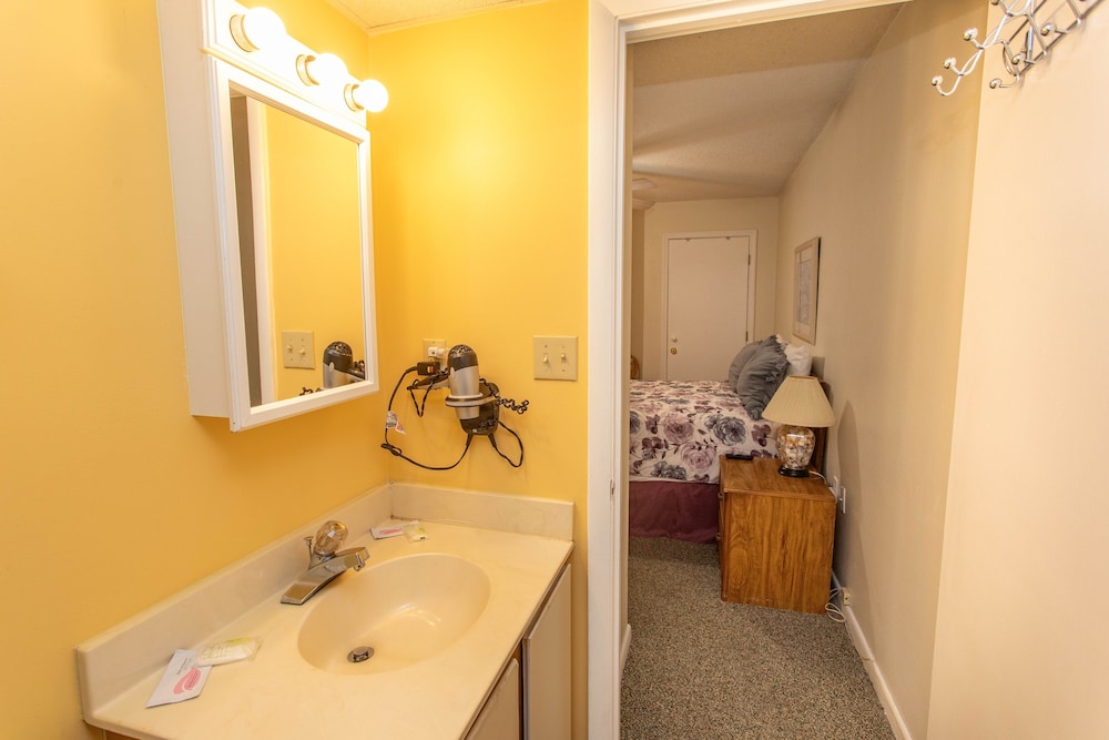 Royal Garden Resort 510 2 Bedroom Condo by RedAwning - photo 26