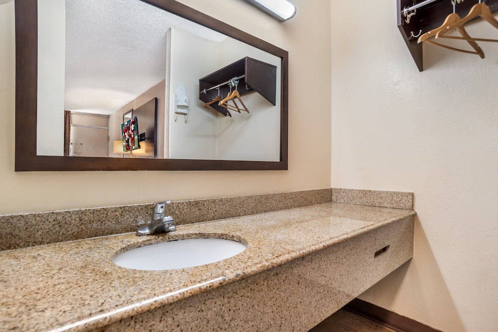 Red Roof Inn Montgomery Midtown - photo 16