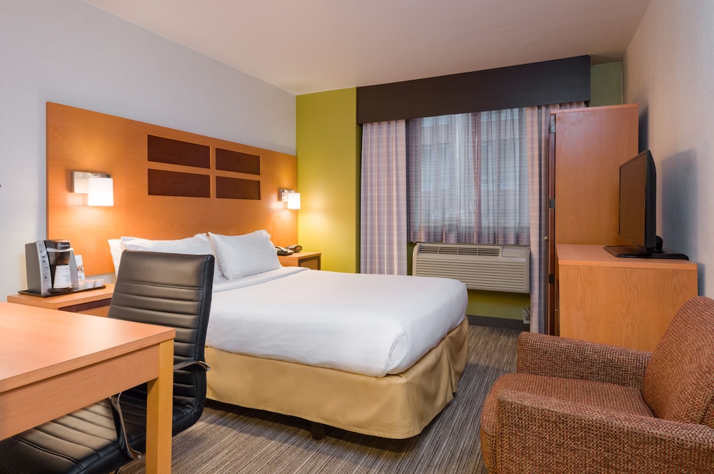 Holiday Inn Express New York City Times Square by IHG - photo 7