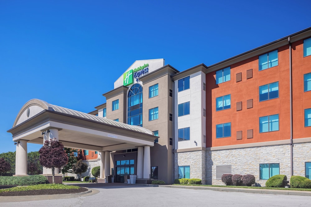 Holiday Inn Express and Suites Kansas City Airport by IHG in Kansas City, United States