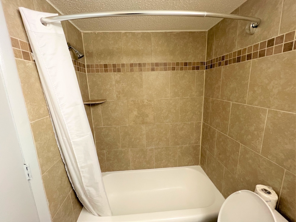 James River Inn & Suites - photo 18