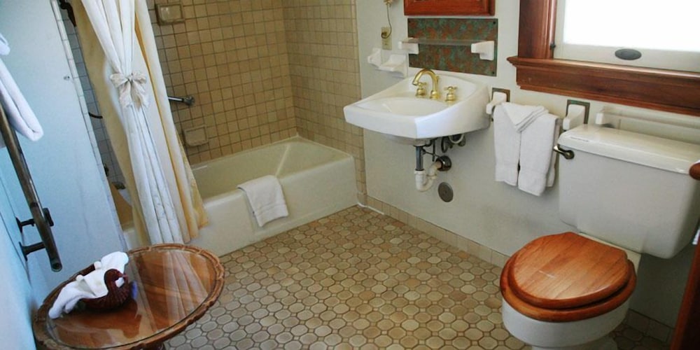 Pacific Grove Inn - photo 58