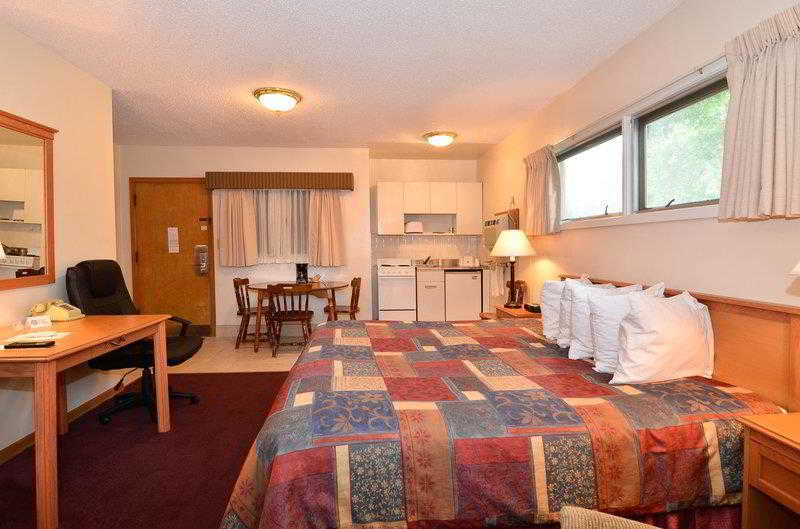 UBar Inn & Suites - photo 15