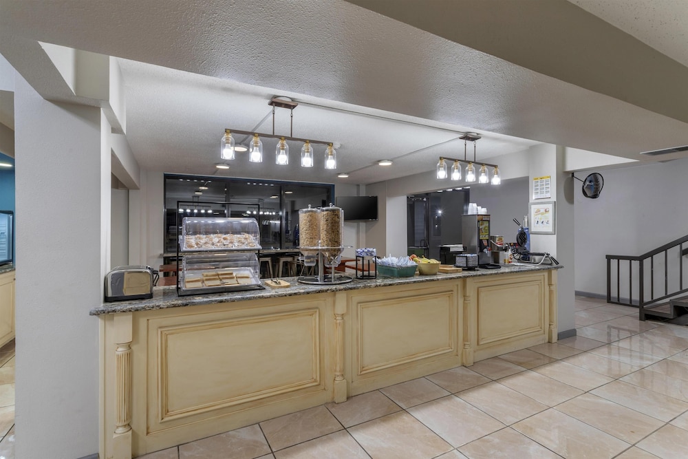 Surestay Studio By Best Western Victoria - photo 13