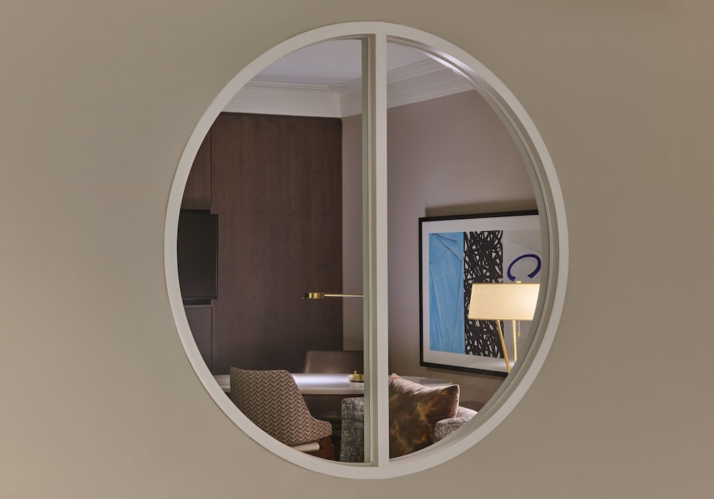 Hotel Crescent Court - photo 9
