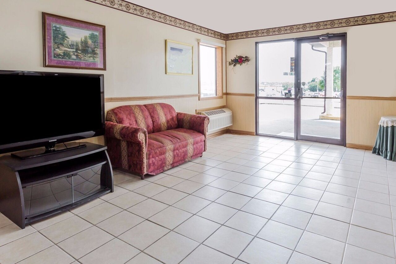 Super 8 by Wyndham Morris - photo 3