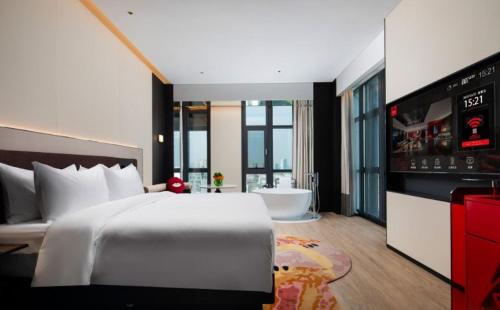 Radisson Red Yangzhou Slender West Lake in Yangzhou, People's Republic of China