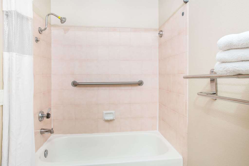 Days Inn by Wyndham Near City Of Hope - photo 7