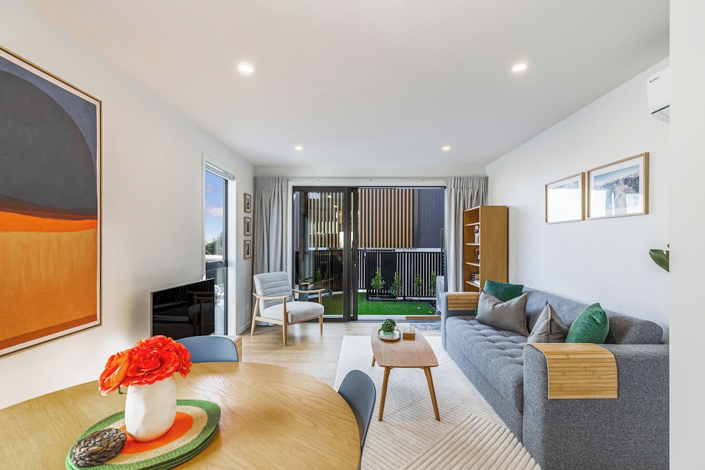 Modern 2BR Townhouse in Mission Bay I Zodiak Stays — 4-Star Luxury Hotel in Auckland, New Zealand