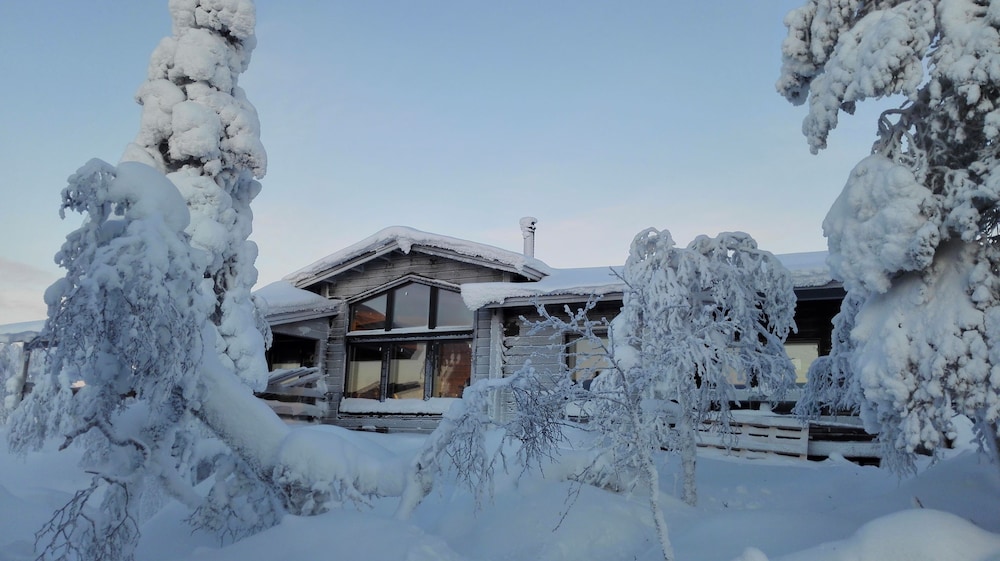 Villas Karhunpesä — 5-Star Luxury Hotel in Inari, Finland