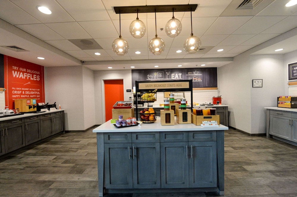 Hampton Inn & Suites Lenoir - photo 47