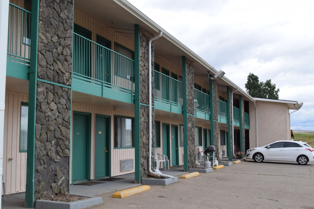 Travelers Inn & Suites - photo 35