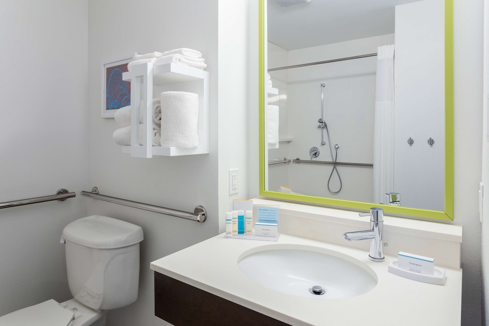 Hampton Inn & Suites Orlando Intl Dr N - photo 31