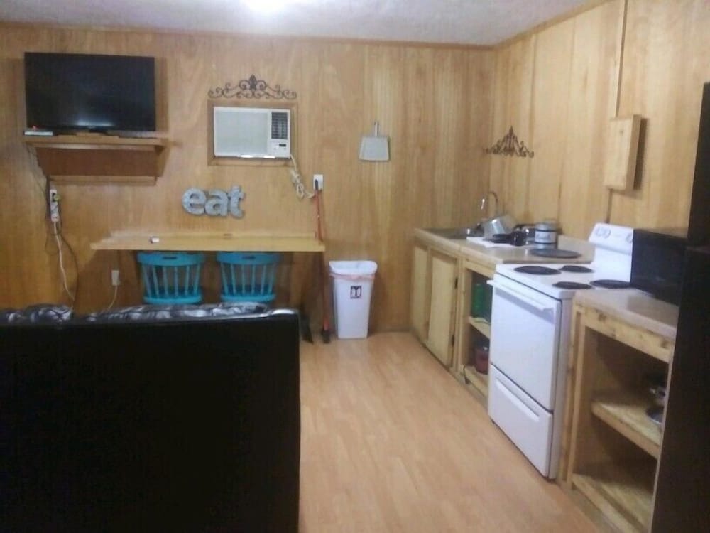 Whispering Creek Lodging & RV Resort - photo 22