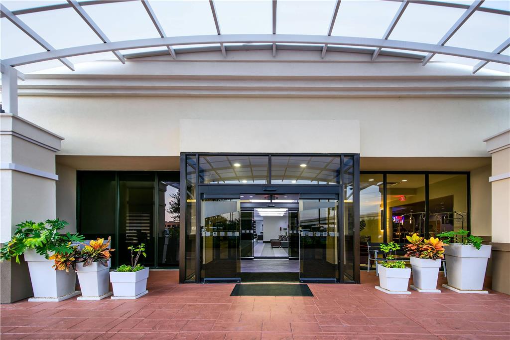 Wyndham Houston Sugarland - photo 5