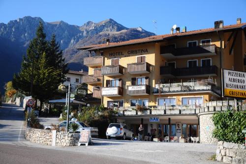 Hotel Cristina — hotel in Tenno