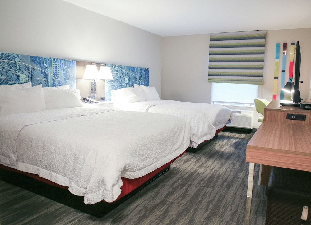 Hampton Inn & Suites Mount Laurel Moorestown - photo 9