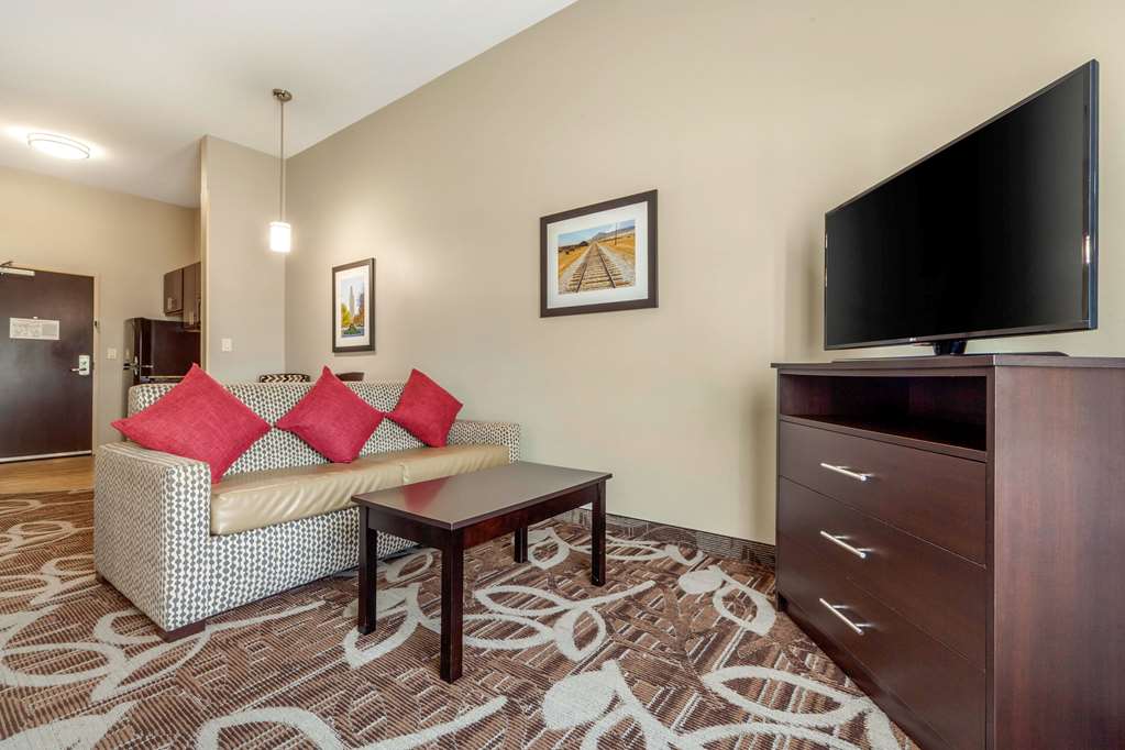 MainStay Suites Lincoln University Area - photo 27