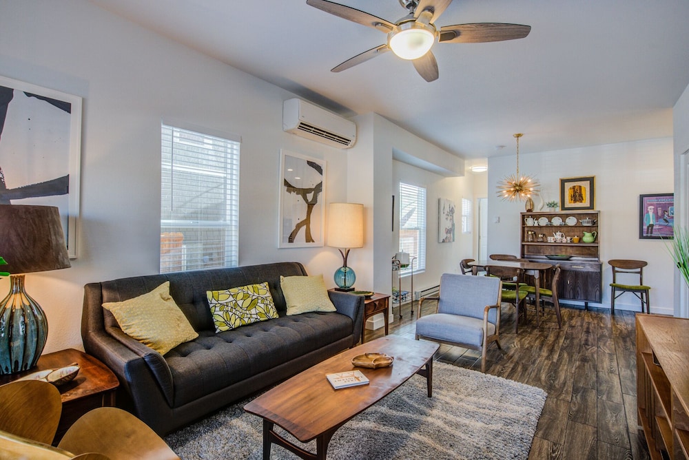 1brlovely Stylish Downtownclose To Everything — 4-Star Luxury Hotel in Colorado Springs, United States