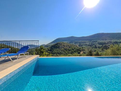 Villa Victoria 3 Bedroom Villa With a Private Pool — 4-Star Luxury Hotel in Lefkada, Greece