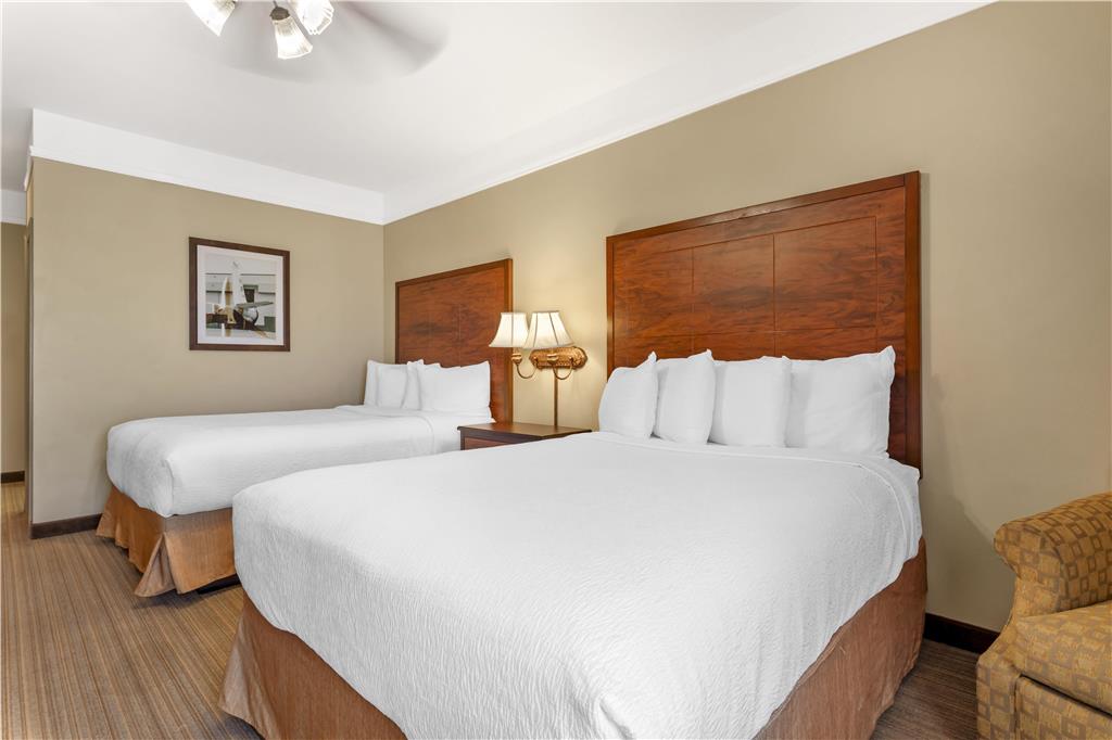 Best Western Plus Monica Royale Inn & Suites - photo 14