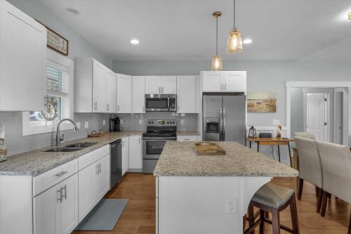 All Summer Long by Oak Island Accommodations - photo 33