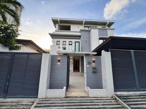 Halika Villa & Capitolo events place near BGC — 4-Star Luxury Hotel in Manila, Philippines