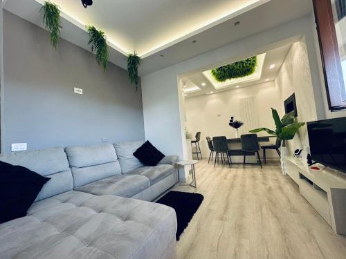 Villa Seaside Haven Private Retreat with Garden in Anzio — 4-Star Luxury Hotel in Anzio, Italy