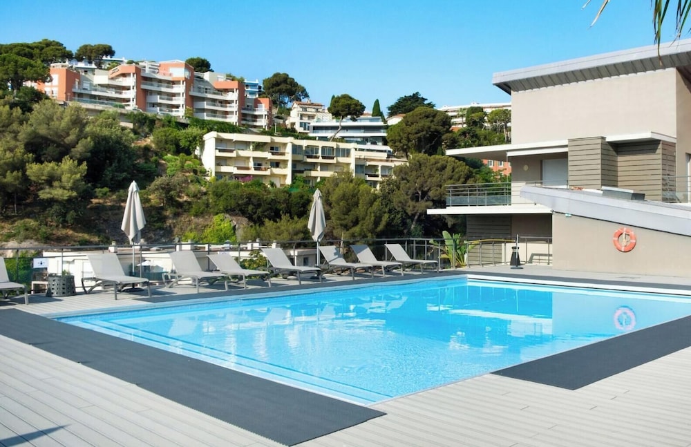Pierre & Vacances Residence Premium Julia Augusta — 4-Star Luxury Hotel in Roquebrune-Cap-Martin, France