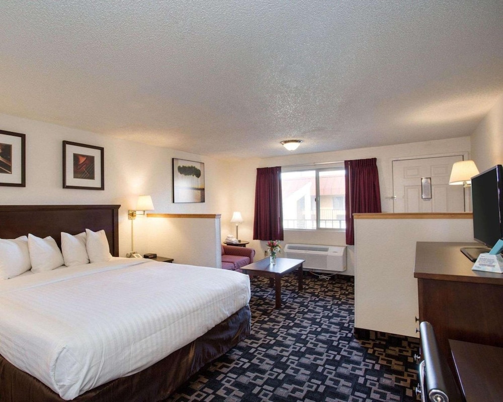 MorningGlory Inn & Suites - photo 25