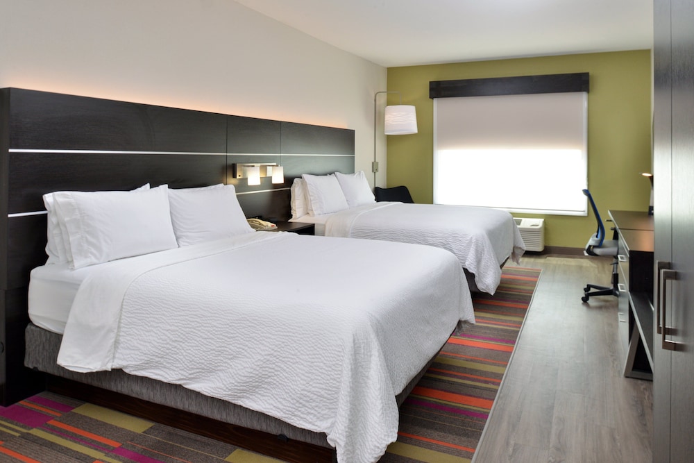 Holiday Inn Express & Suites Carthage by IHG - photo 9