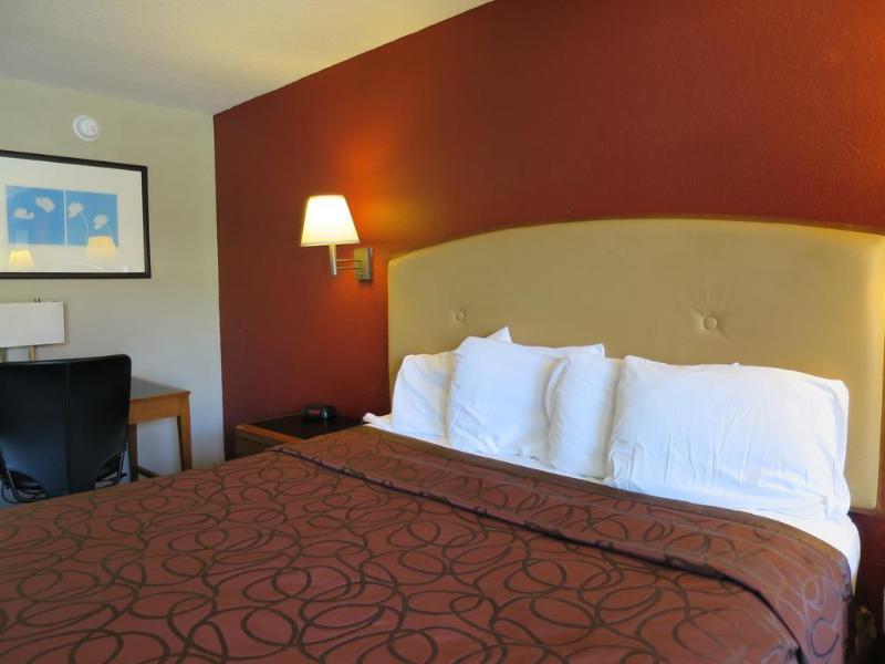 Red Roof Inn Panama City Beach - photo 16
