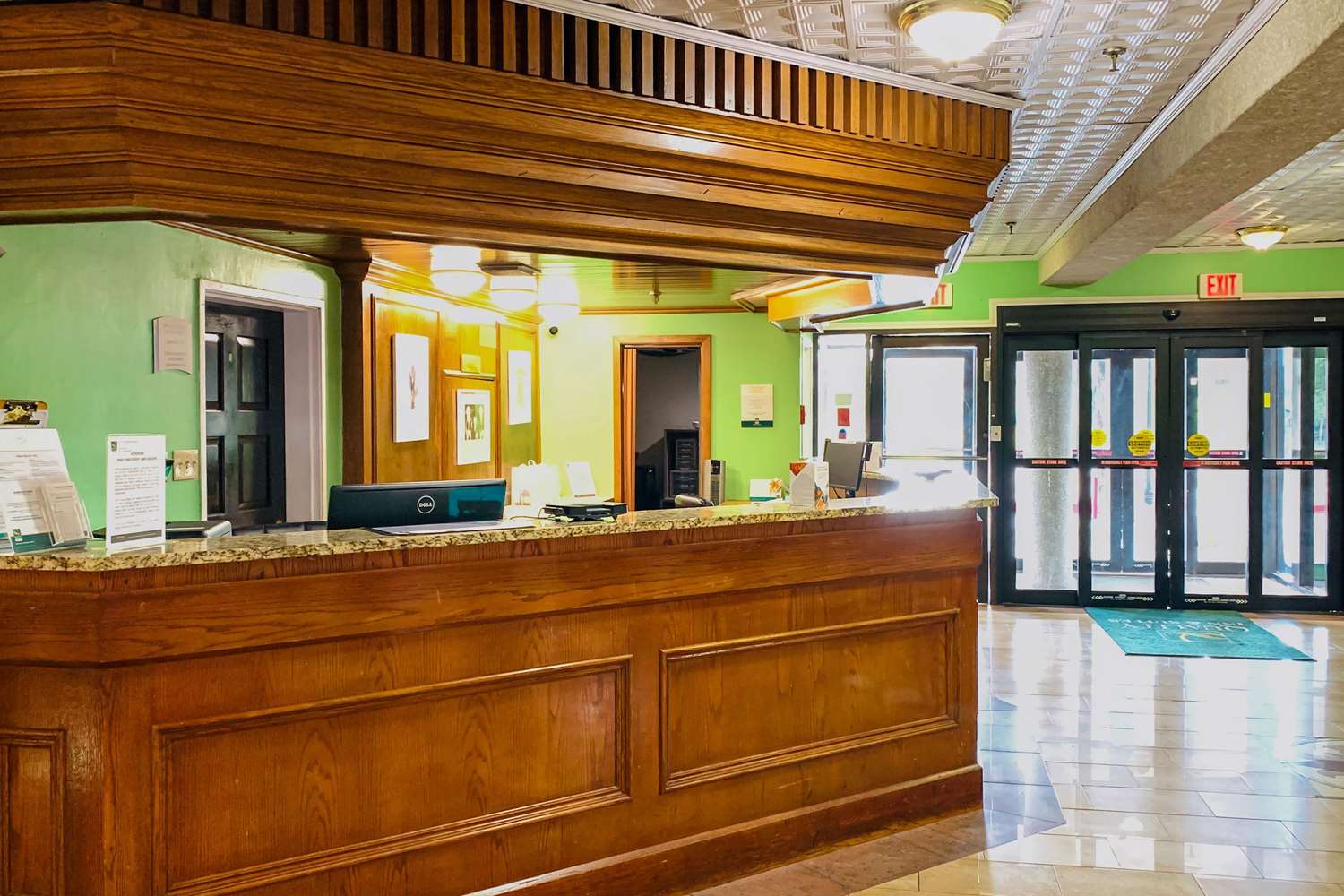 Quality Inn and Suites Downtown North - photo 12