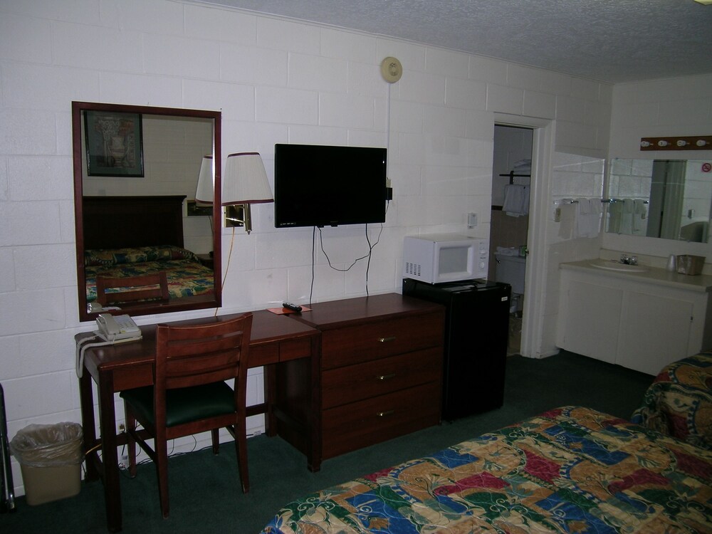 Travel Inn of La Junta - photo 9
