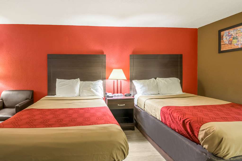 Econo Lodge Andalusia - photo 10