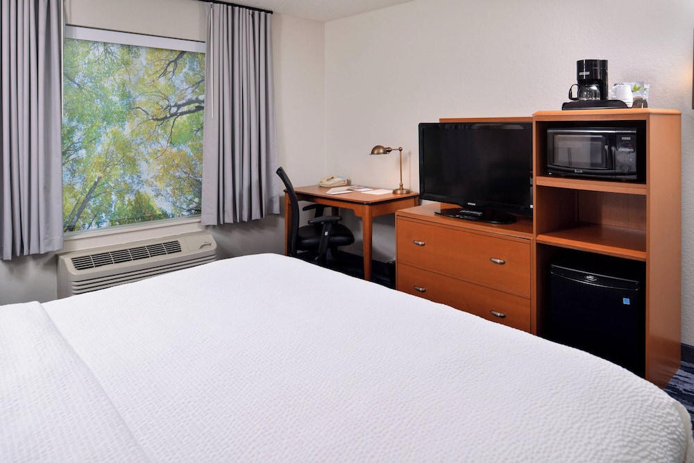 Fairfield Inn & Suites by Marriott Beloit - photo 6