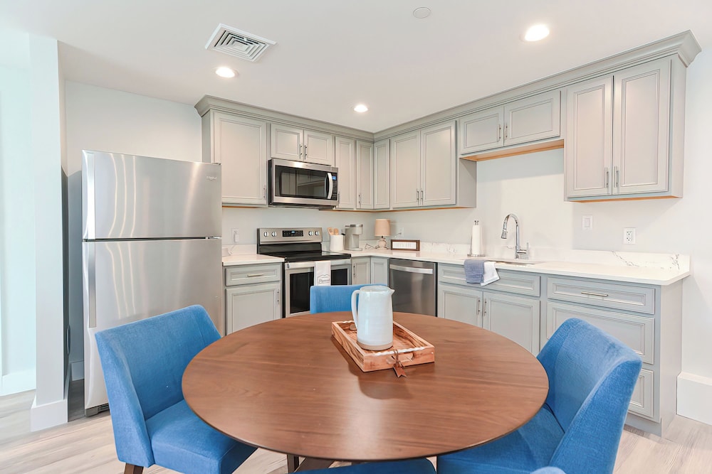 Harbourtown Suites - photo 39