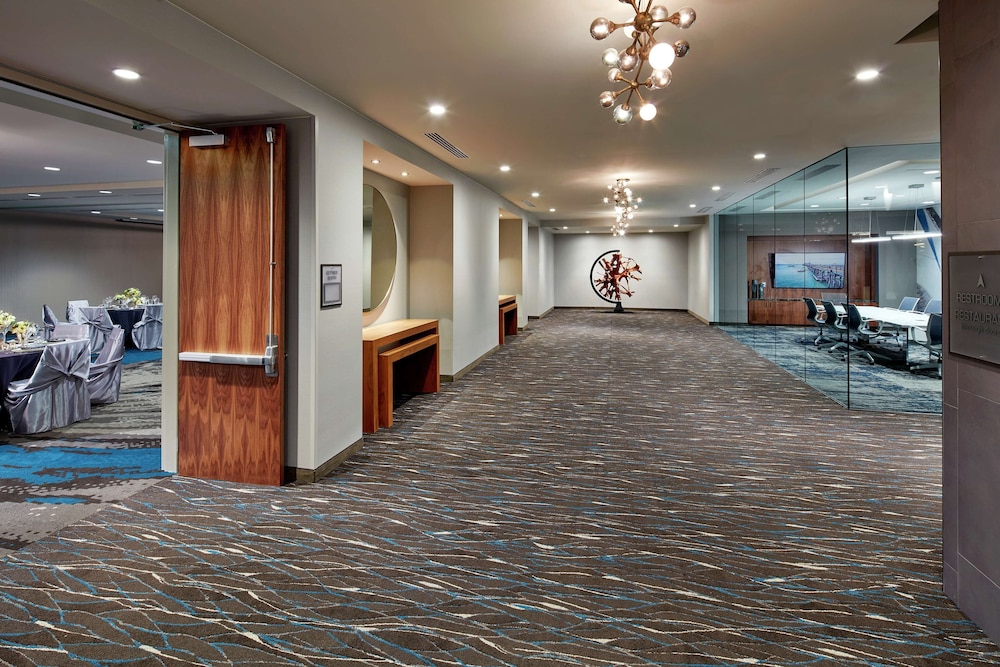 Hilton Garden Inn San Diego Downtown Bayside - photo 28